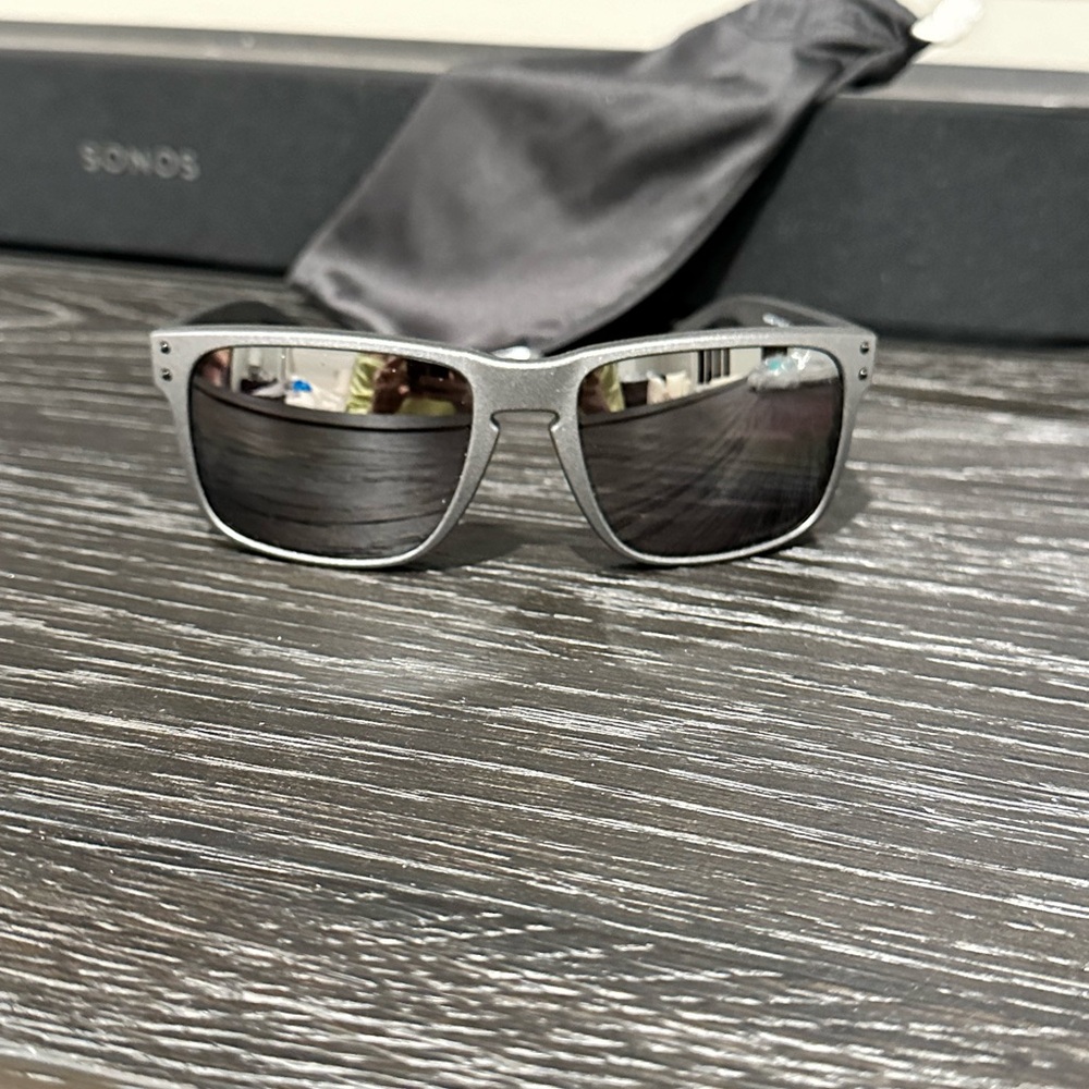 OAKLEY Brand Holbrook Sunglasses. BRAND NEW.